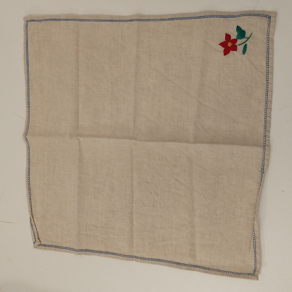 Vintage Linen Tablecloth 16 Matching Napkins Bold Floral Embroidery Color on Nat - Picture 5 of 6